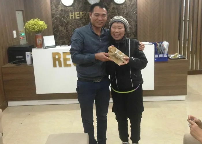 Hera Khách sạn 2*