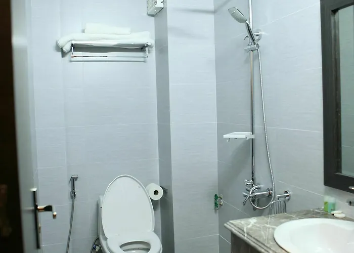 Hera Khách sạn 2*