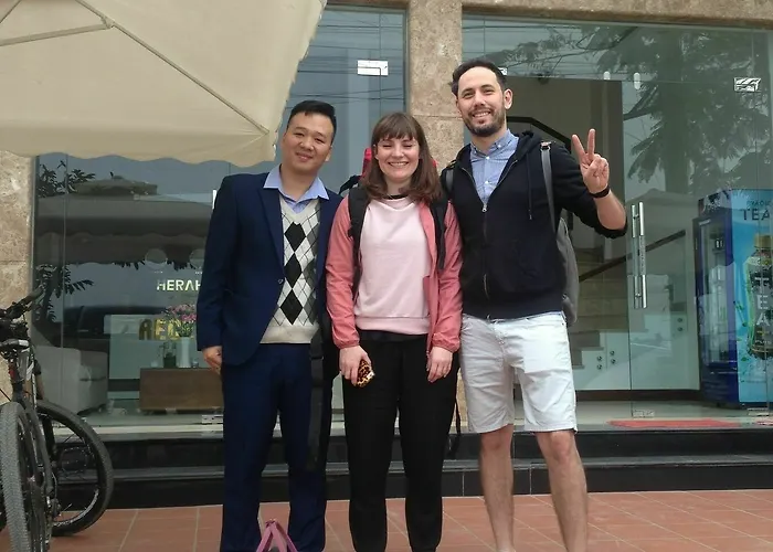 Hera Khách sạn 2*